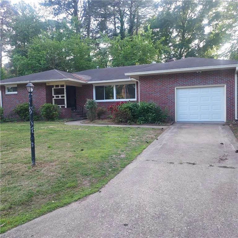 301 Woodroof RD, NEWPORTNEWS VA 23606
