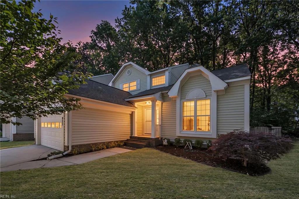927 Thatcher WAY, CHESAPEAKE VA 23320