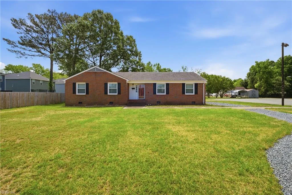 914 Briarfield RD, NEWPORTNEWS VA 23605