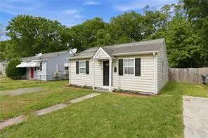 442 Smiley RD, HAMPTON VA 23663