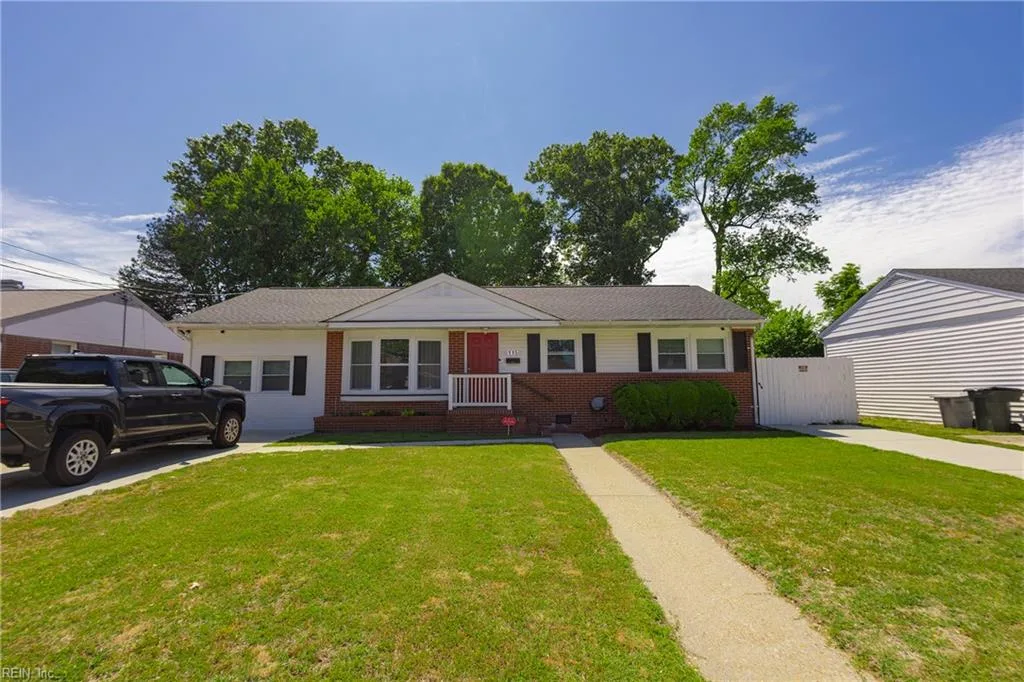 115 Lynnhaven DR, HAMPTON VA 23666