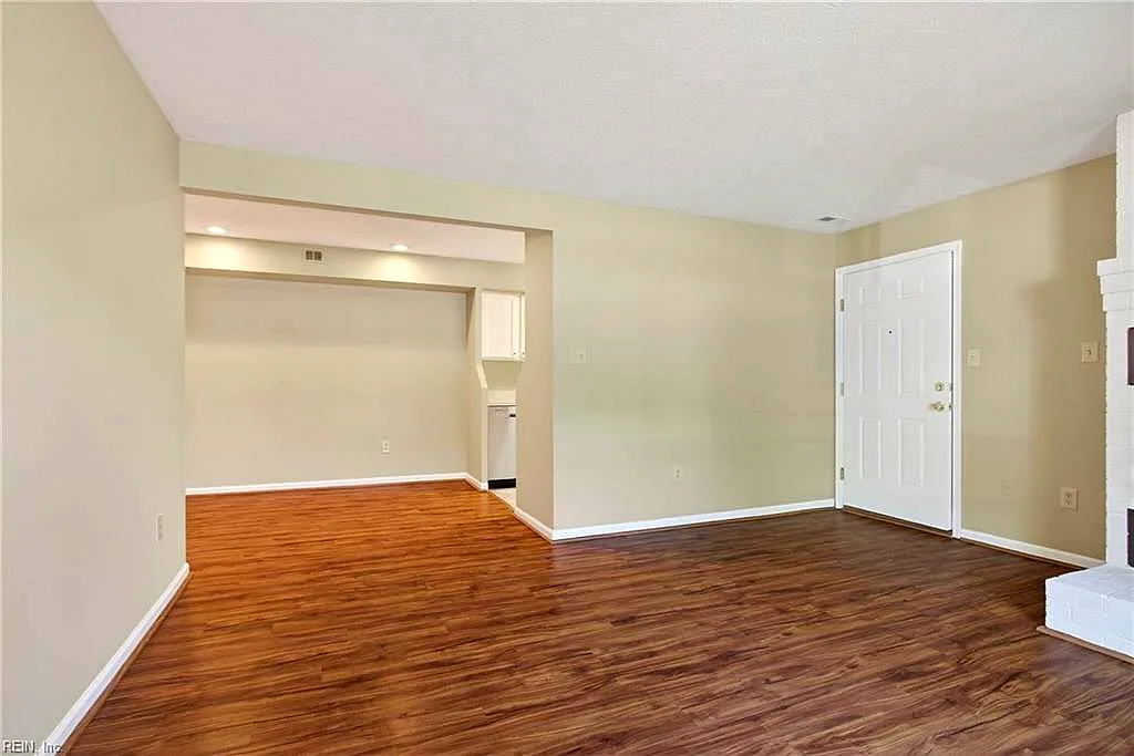 4008 Governors Sq #1, Williamsburg — photo