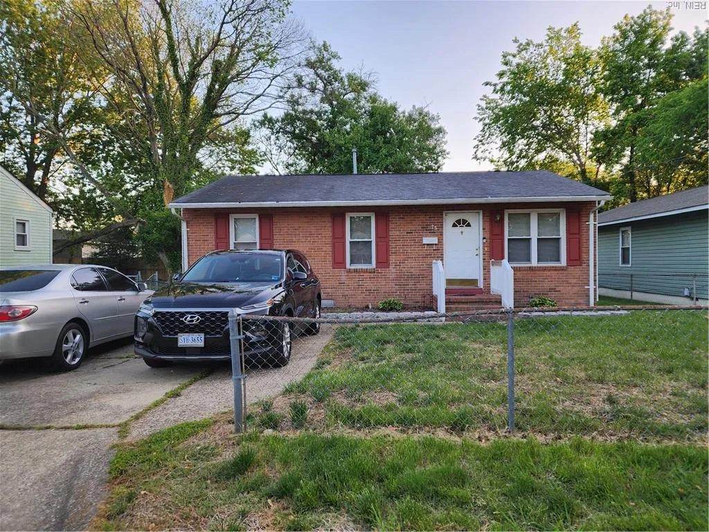 75 W Virginia AVE, HAMPTON VA 23663