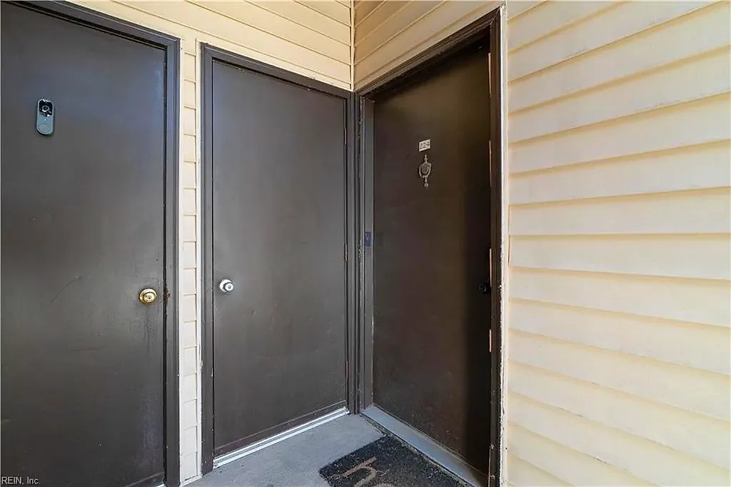 224 Pacific Dr #8, Hampton — photo