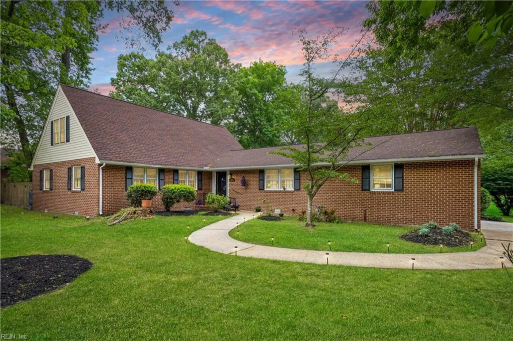 116 Stevens RD, NEWPORTNEWS VA 23608
