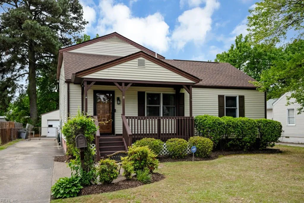 14 Quinn ST, HAMPTON VA 23669