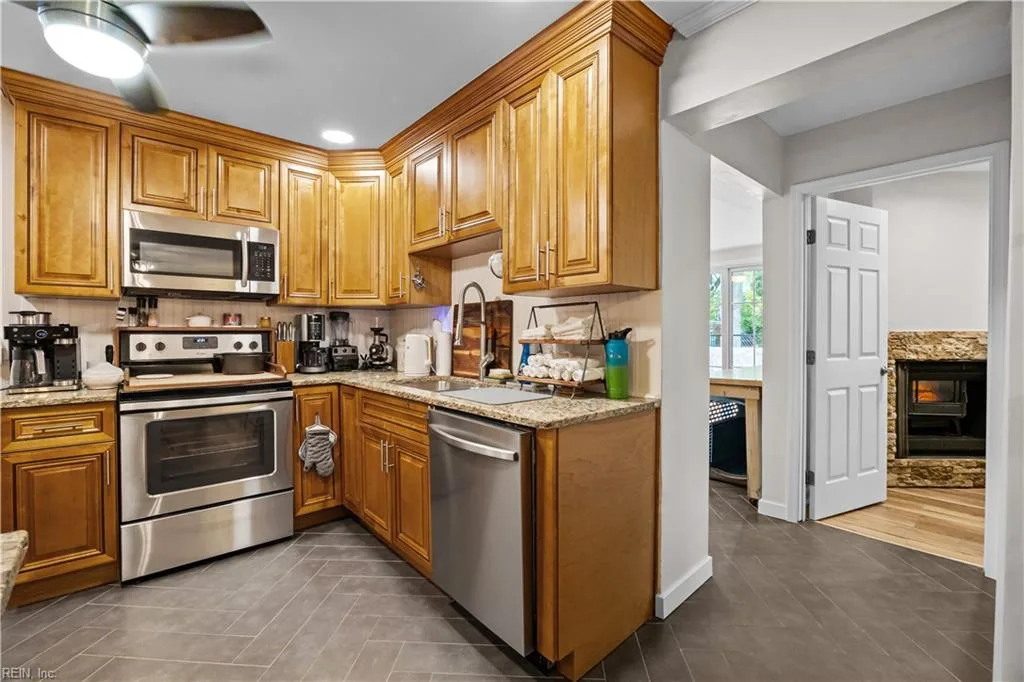 139 Eastwood DR, NEWPORTNEWS VA 23602