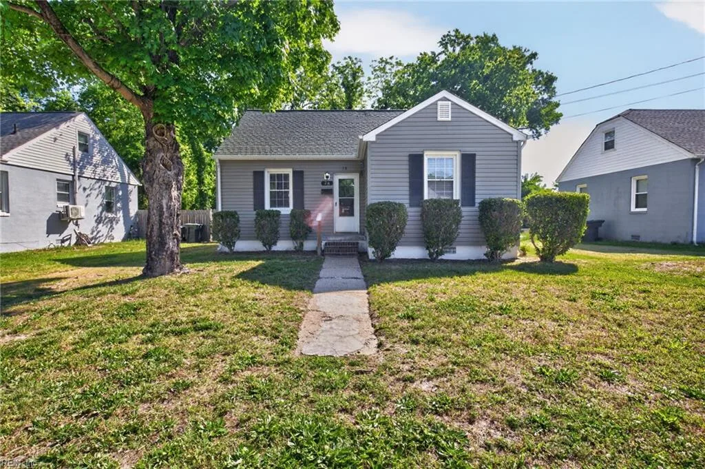 28 Monroe DR, HAMPTON VA 23669