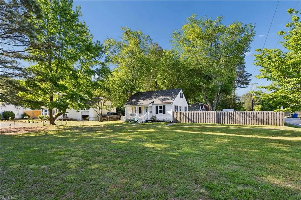 214 Deep Creek RD, NEWPORTNEWS VA 23606
