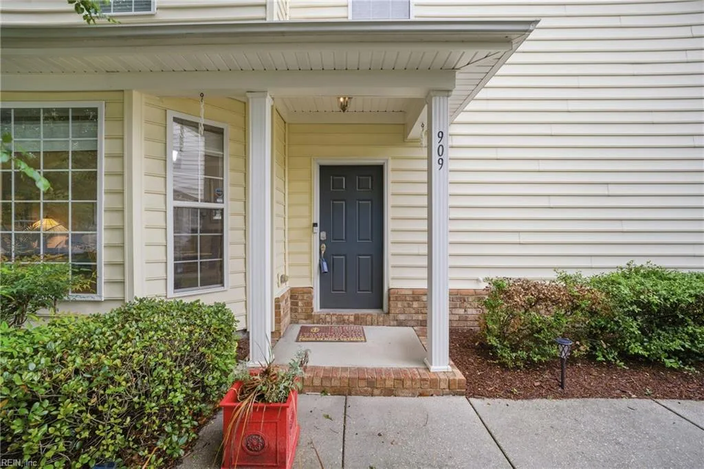 909 Becontree Ct, Virginia Beach — photo