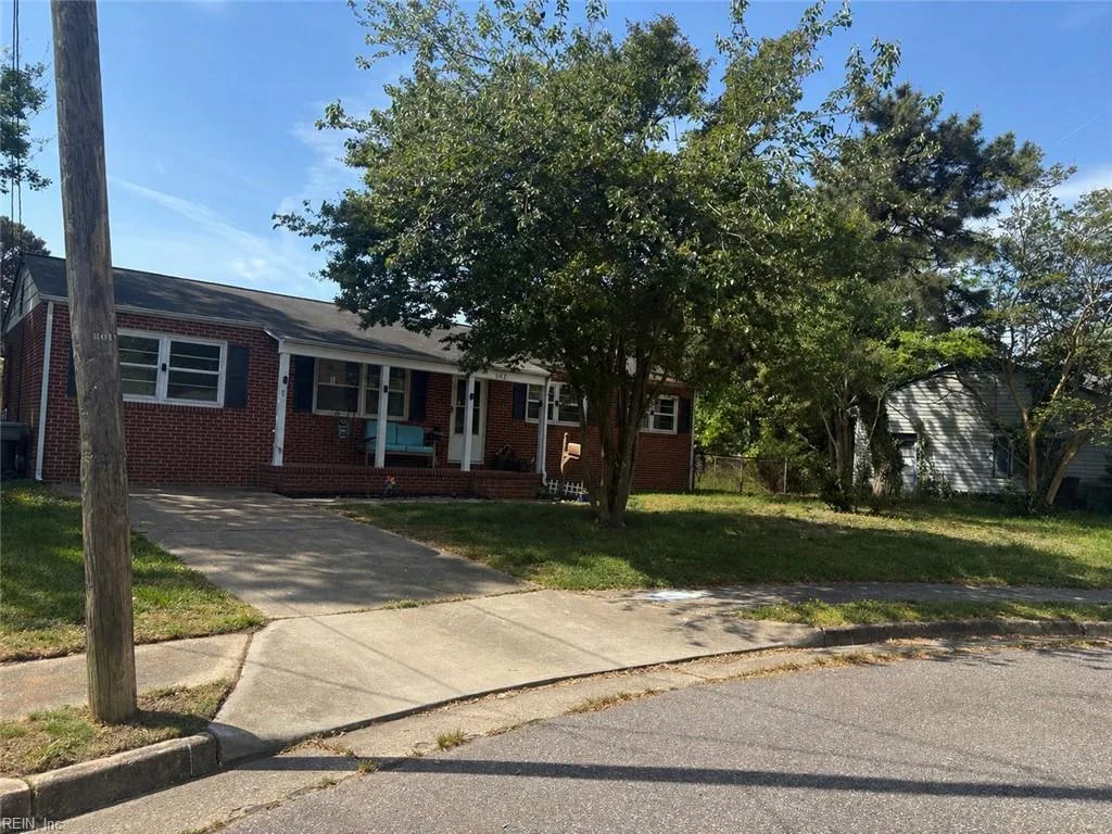 502 Regina CT, HAMPTON VA 23669