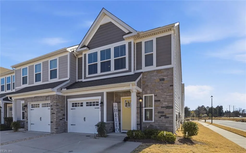 557 Bright Red RN, CHESAPEAKE VA 23323