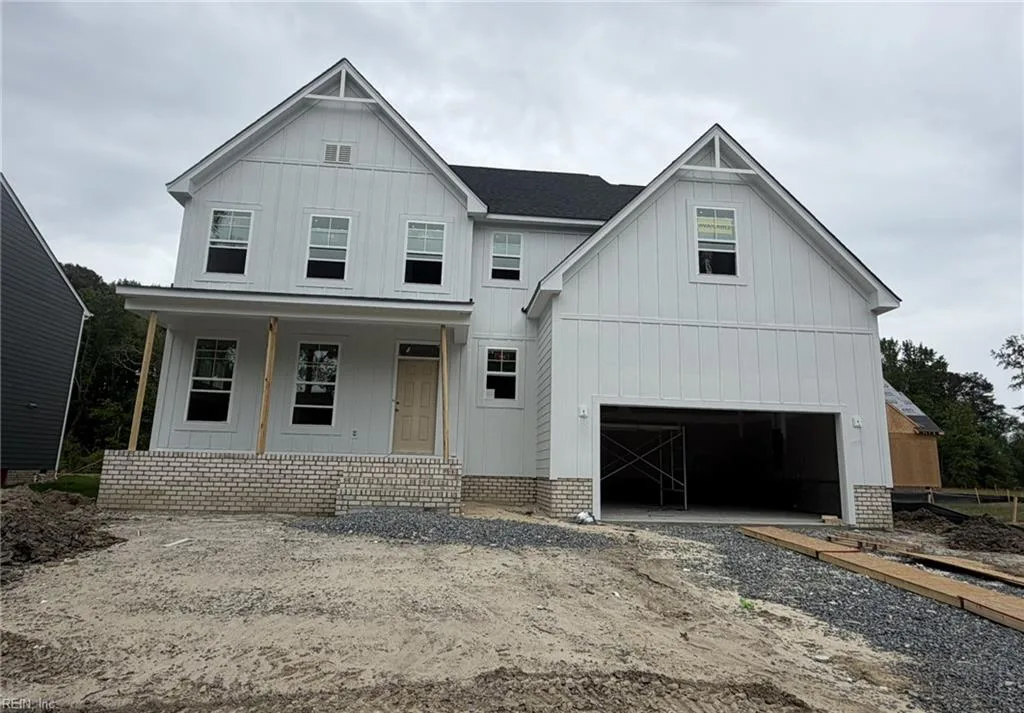 13 Valmoore DR, POQUOSON VA 23662