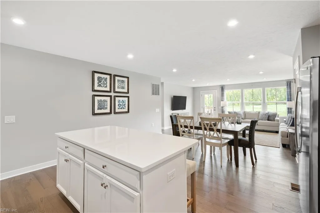215 Joy Ln, Suffolk — photo