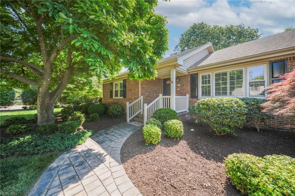 798 Sheraton DR, VIRGINIABEACH VA 23452