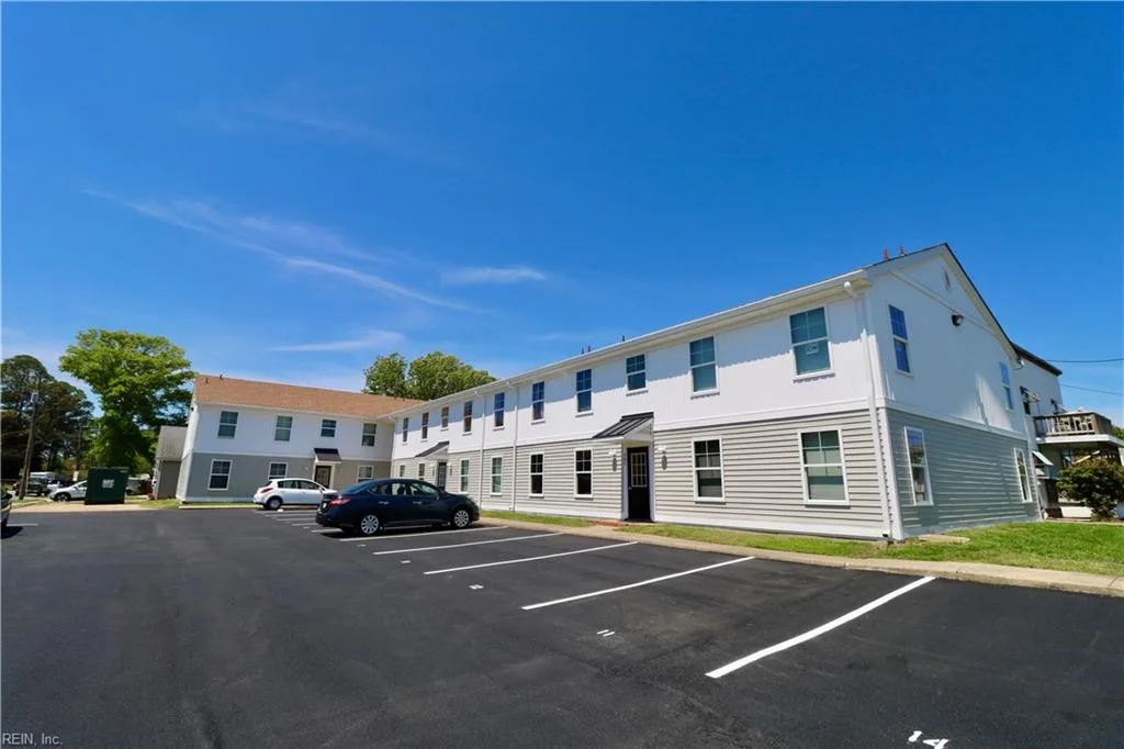 395 Terrace AVE #103, VIRGINIABEACH VA 23451