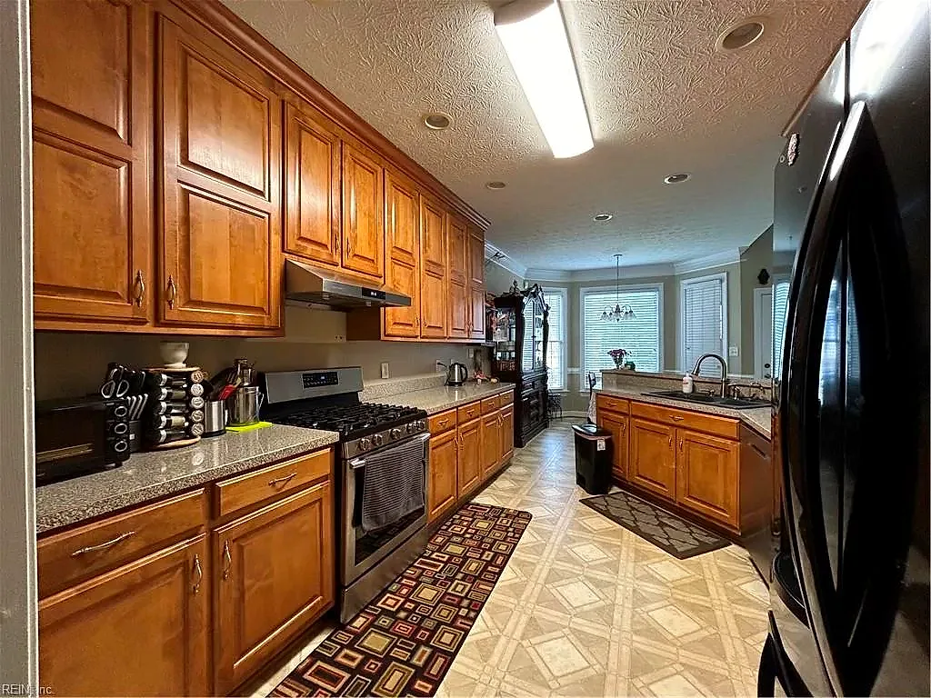 109 Sheldon Ct, Yorktown — photo