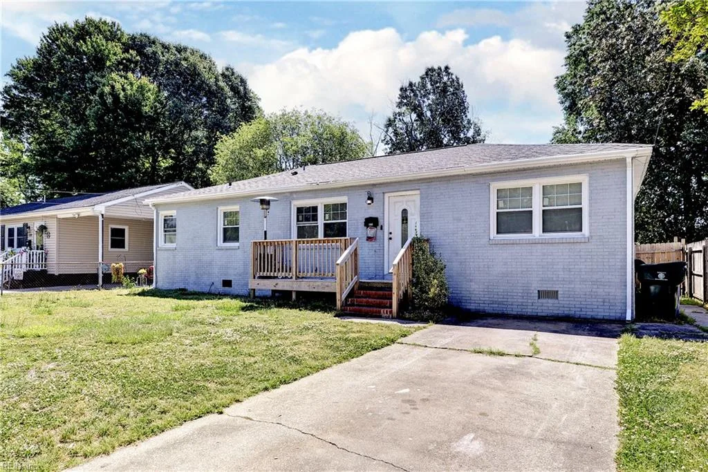 1120 78th ST, NEWPORTNEWS VA 23605