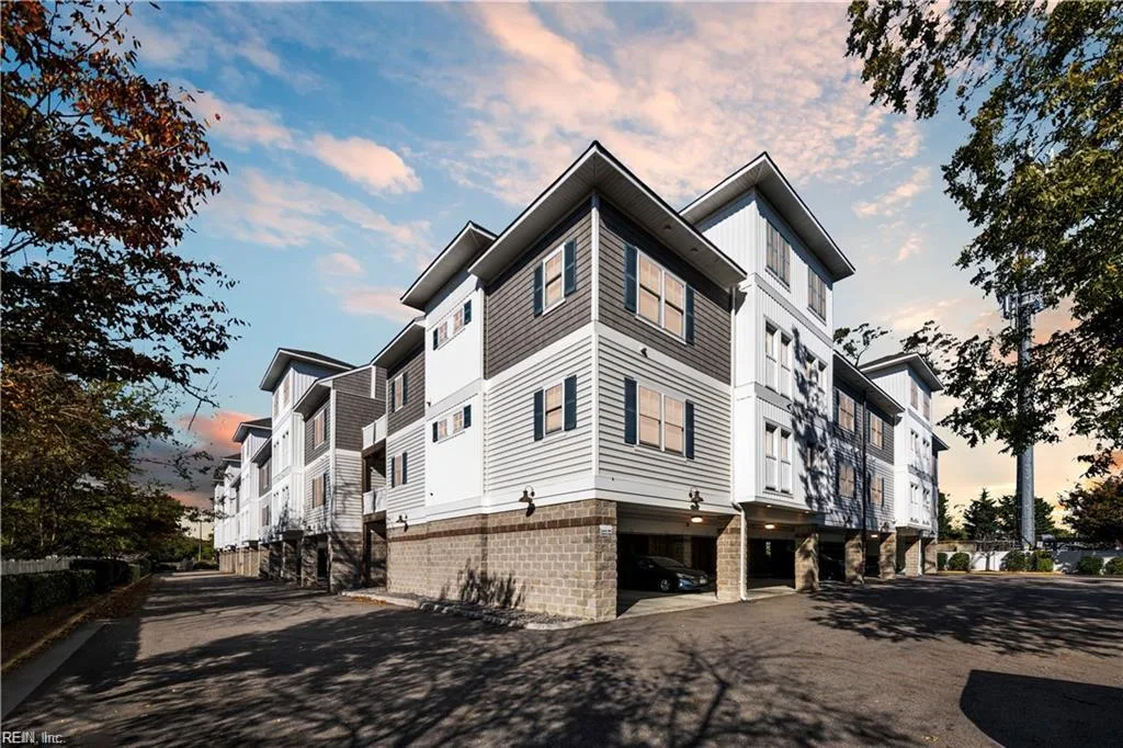 7922 Shore Dr #312, Norfolk — photo