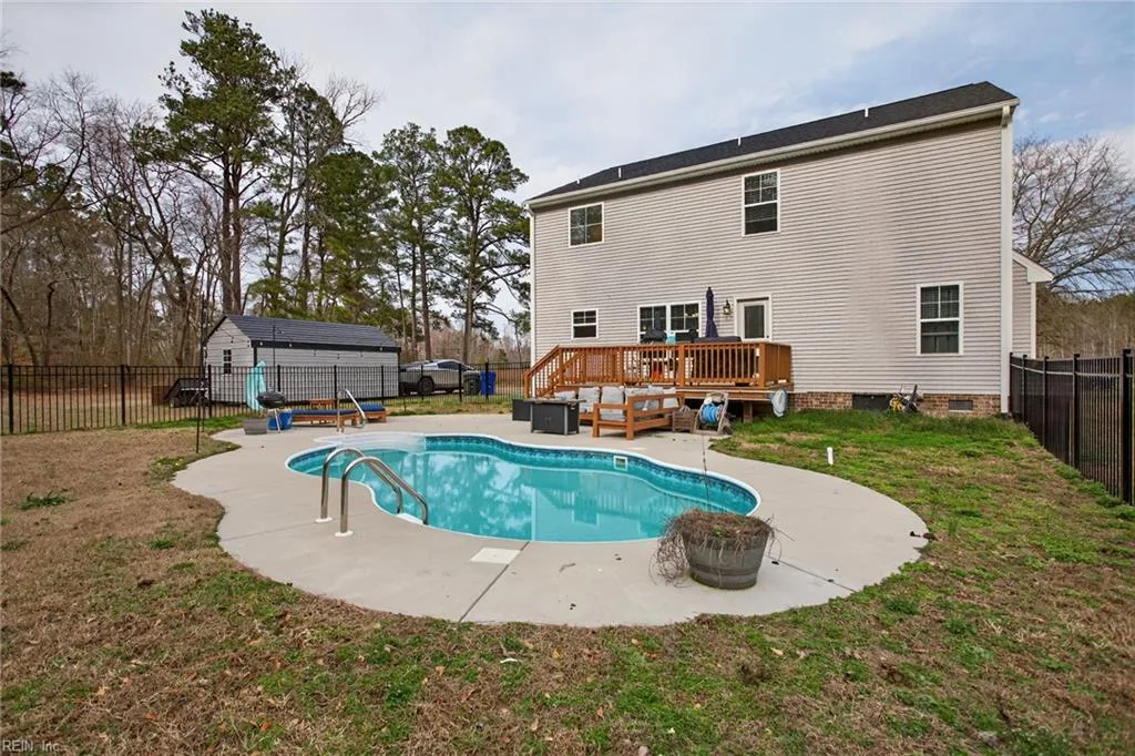6501 Leafwood RD, SUFFOLK VA 23437