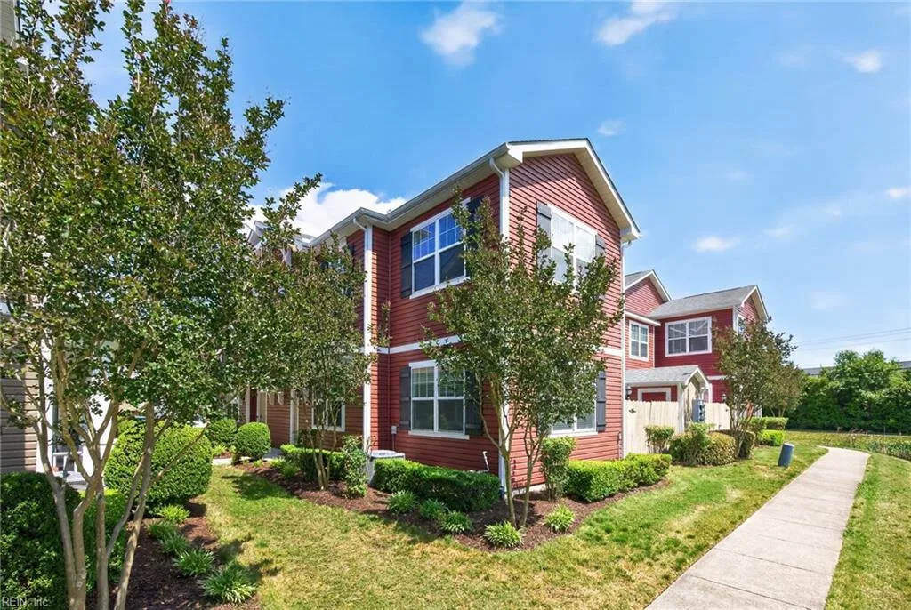 729 Lacy Oak DR, CHESAPEAKE VA 23320