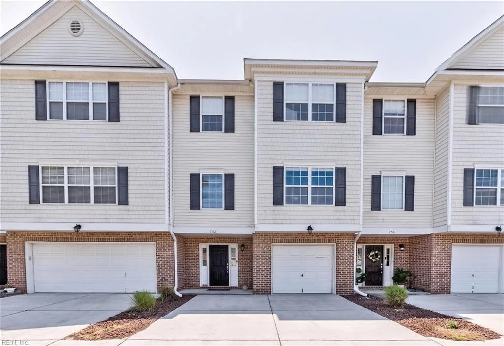 752 Sequoia WAY, VIRGINIABEACH VA 23451