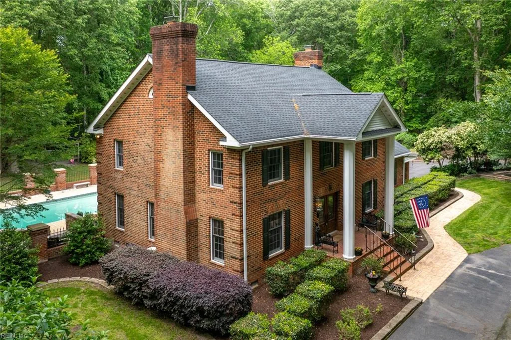 516 Peaceful RD, CHESAPEAKE VA 23322