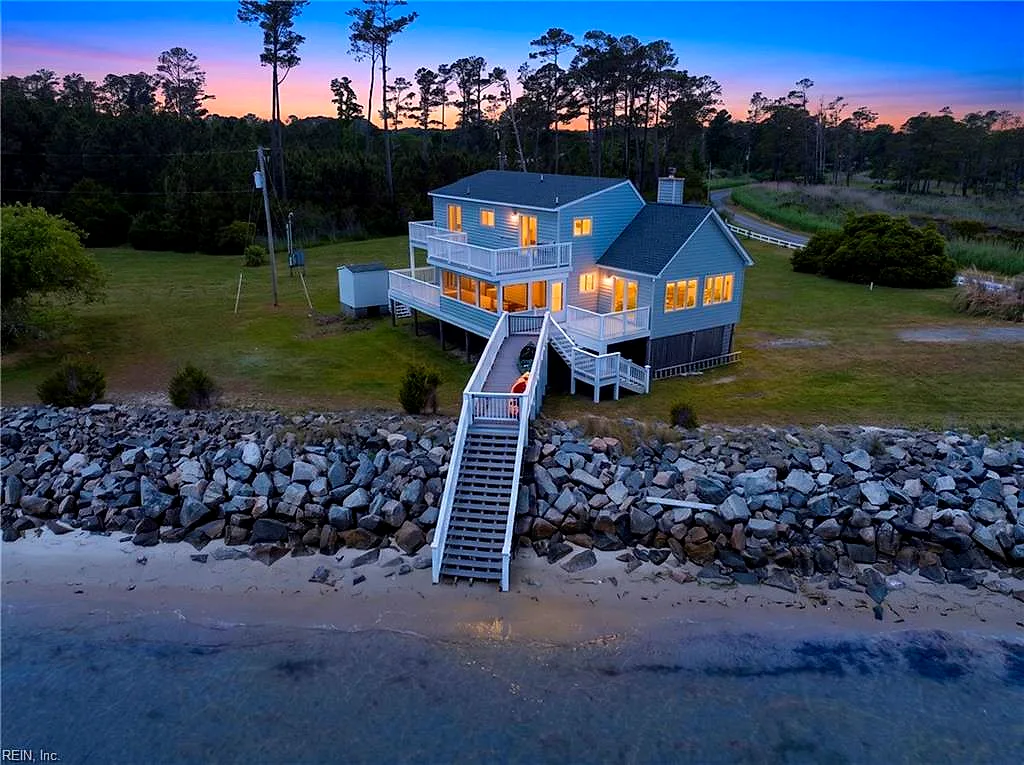 912 Sand Bank Rd, Port Haywood — photo