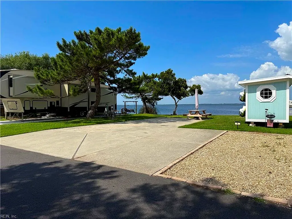3665 Sandpiper Rd #8, Virginia Beach — photo