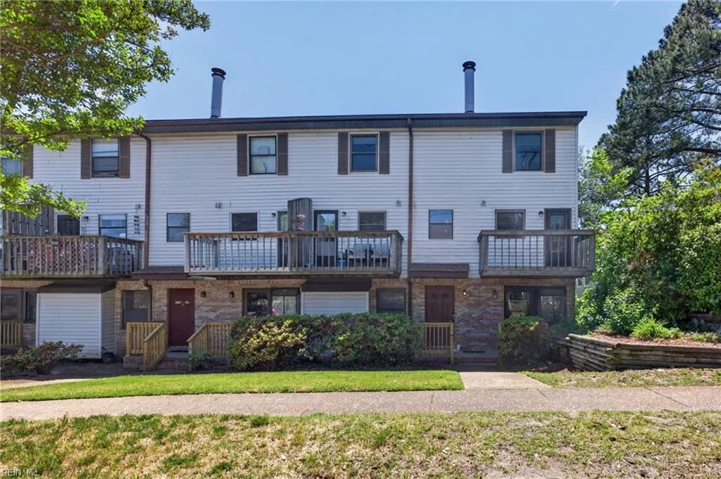 225 A View AVE #109, NORFOLK VA 23503