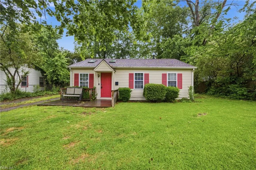 135 Peachtree LN, HAMPTON VA 23669