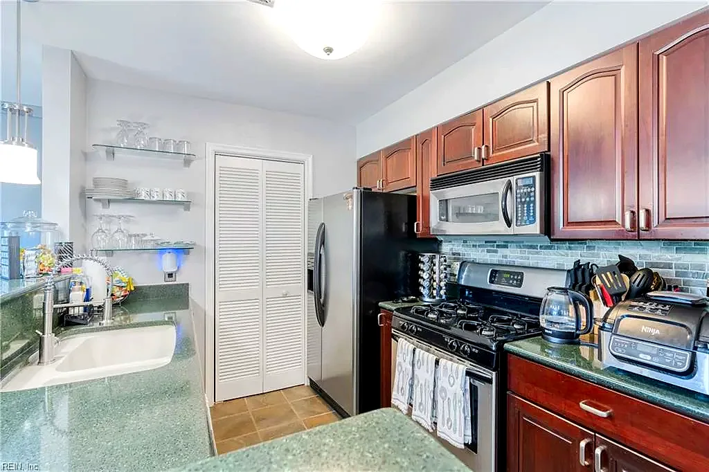 111 High St #407, Portsmouth — photo