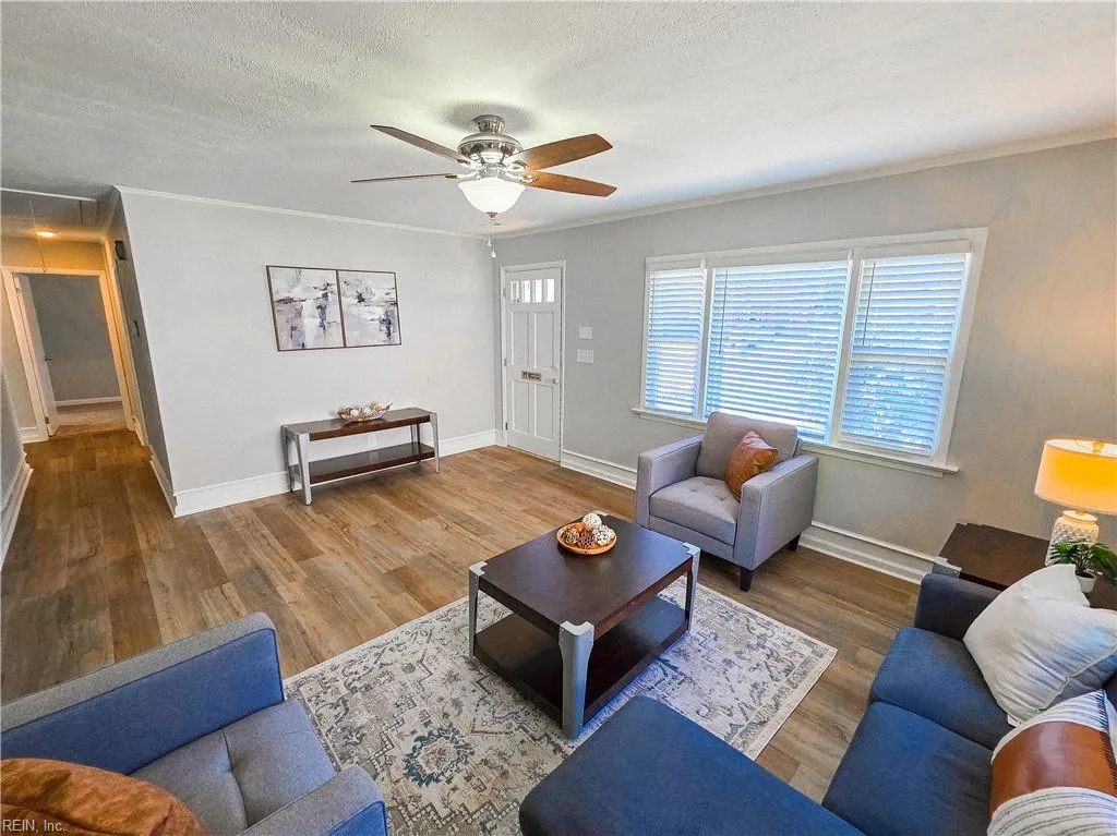 725 Oakland AVE, HAMPTON VA 23663