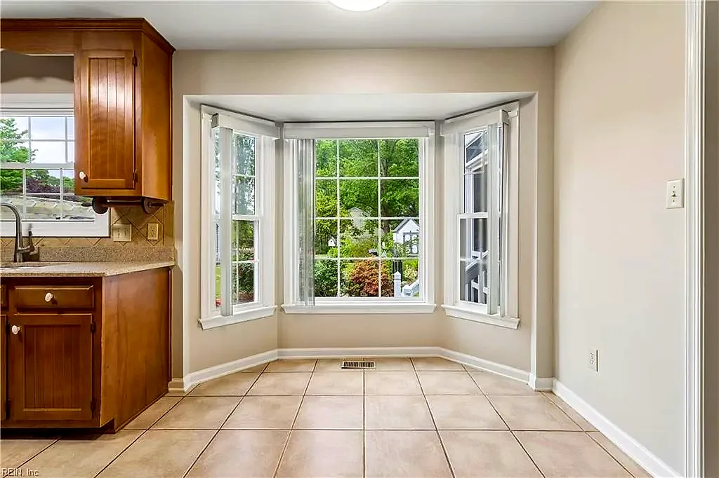 2107 Village Green Pw, Newport News — photo