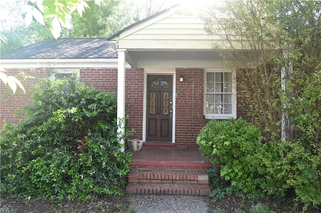 436 Seminole RD, HAMPTON VA 23661