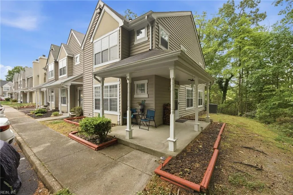 378 Rivers Ridge CIR, NEWPORTNEWS VA 23608