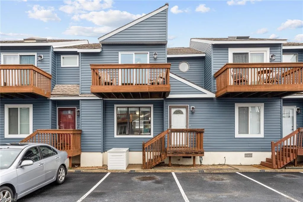 521 W Ocean View AVE #C, NORFOLK VA 23503