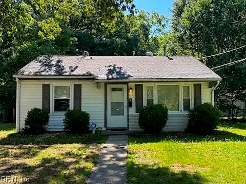 121 Pine Grove Ave, Hampton — photo