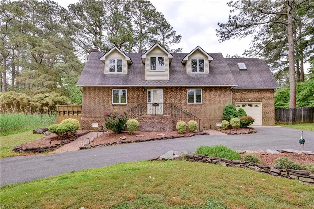 246 Hunts Neck RD, POQUOSON VA 23662