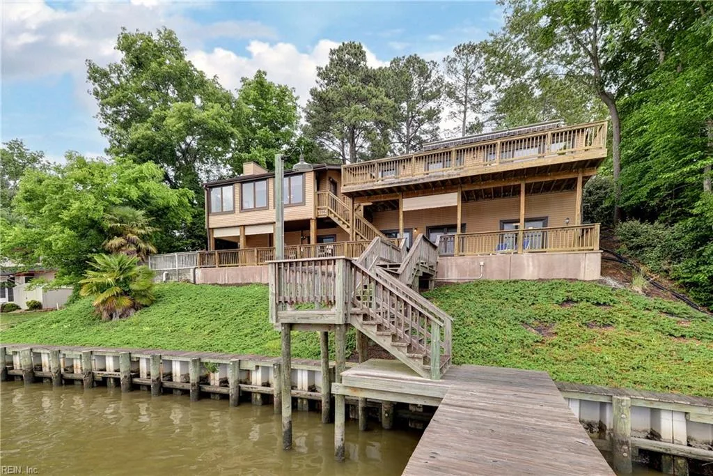 105 Linda DR, NEWPORTNEWS VA 23608