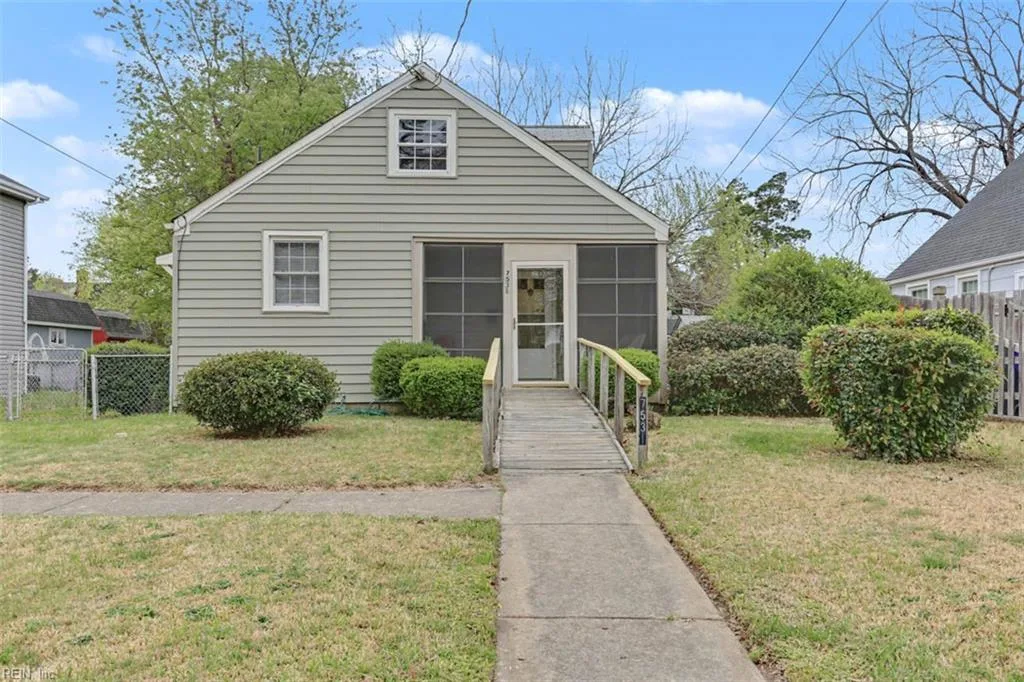 7531 Yorktown DR, NORFOLK VA 23505