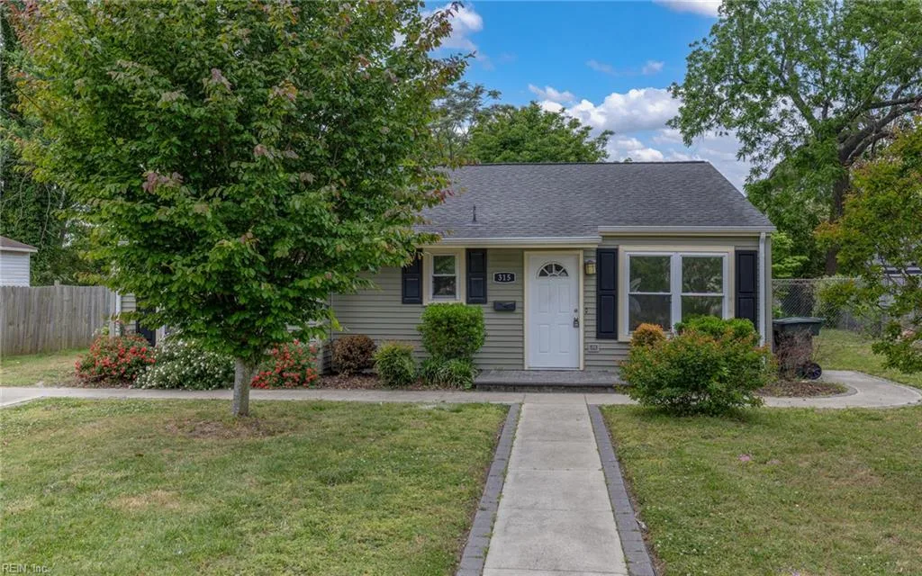 315 Mary ST, HAMPTON VA 23664