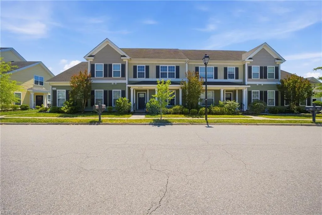 3135 Patrick Henry DR, CHESAPEAKE VA 23323