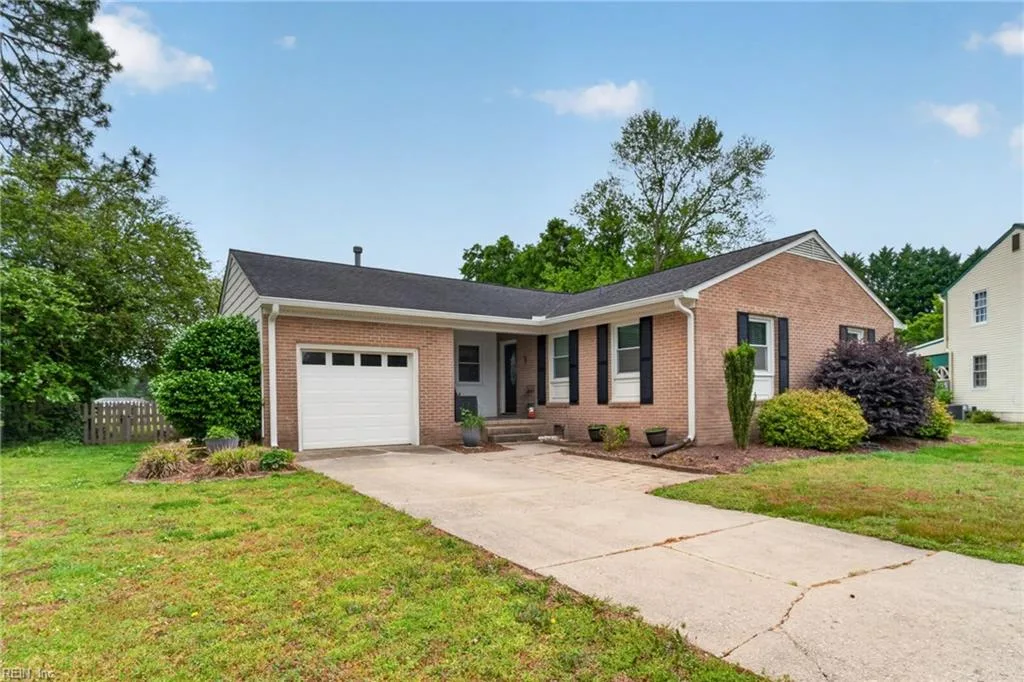 108 Schooner DR, NEWPORTNEWS VA 23602