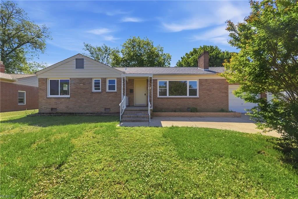 3 Marcella RD, HAMPTON VA 23666
