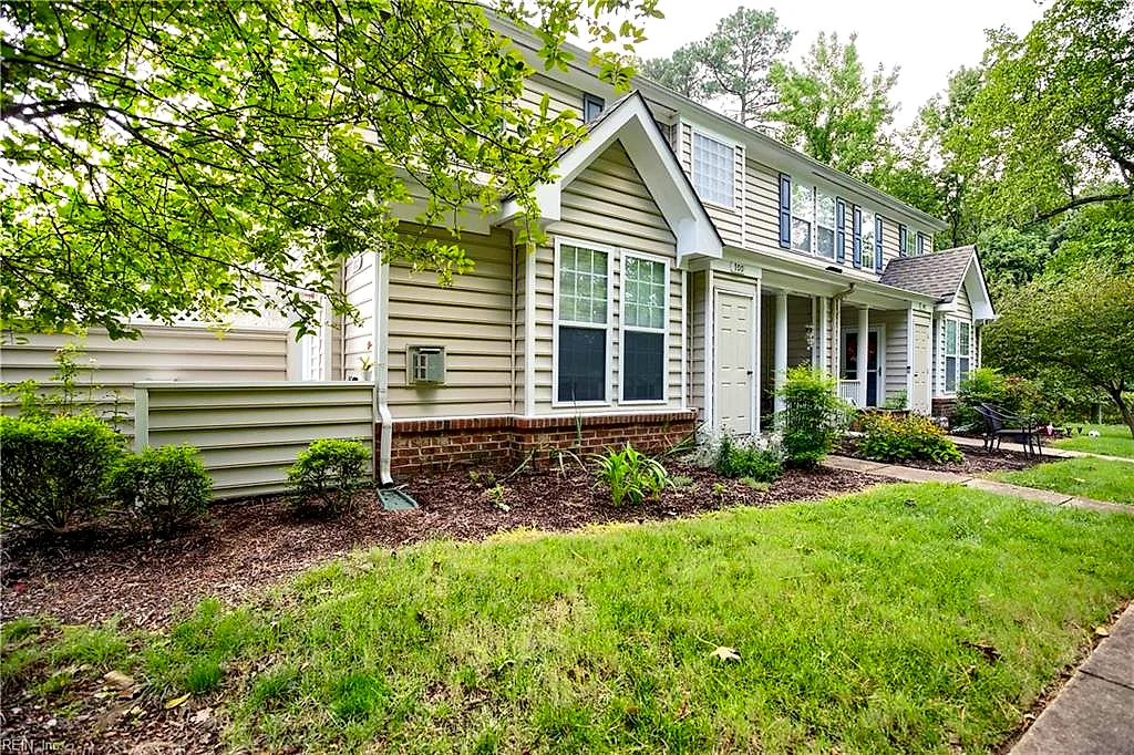 100 Grant Ct, Yorktown — photo