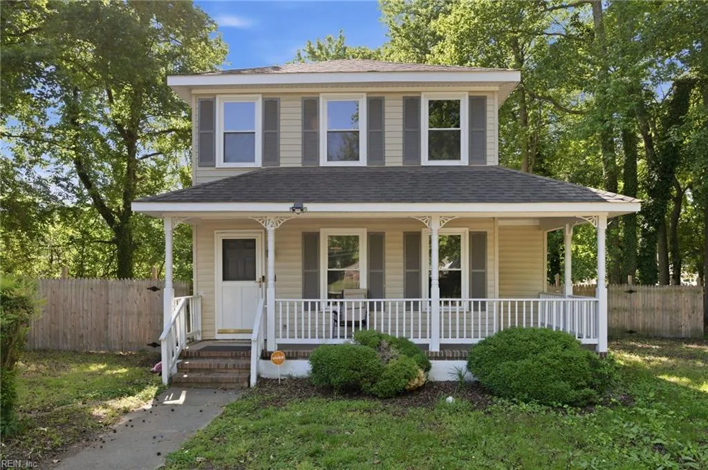 72 Ireland ST, HAMPTON VA 23663