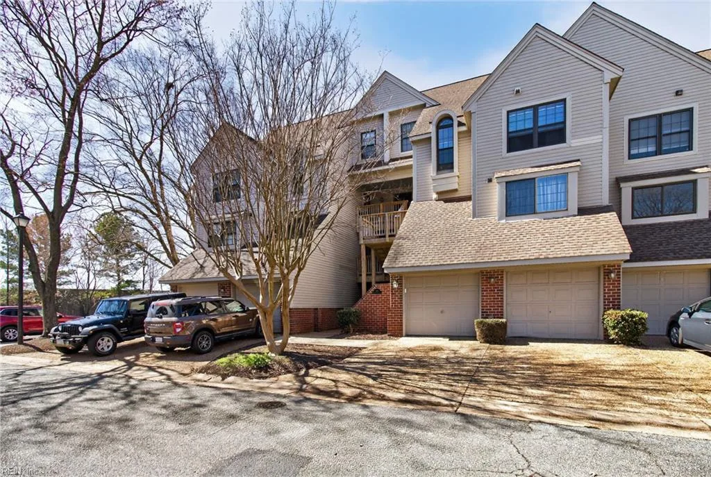 744 Rock Crest CT #301, NEWPORTNEWS VA 23602