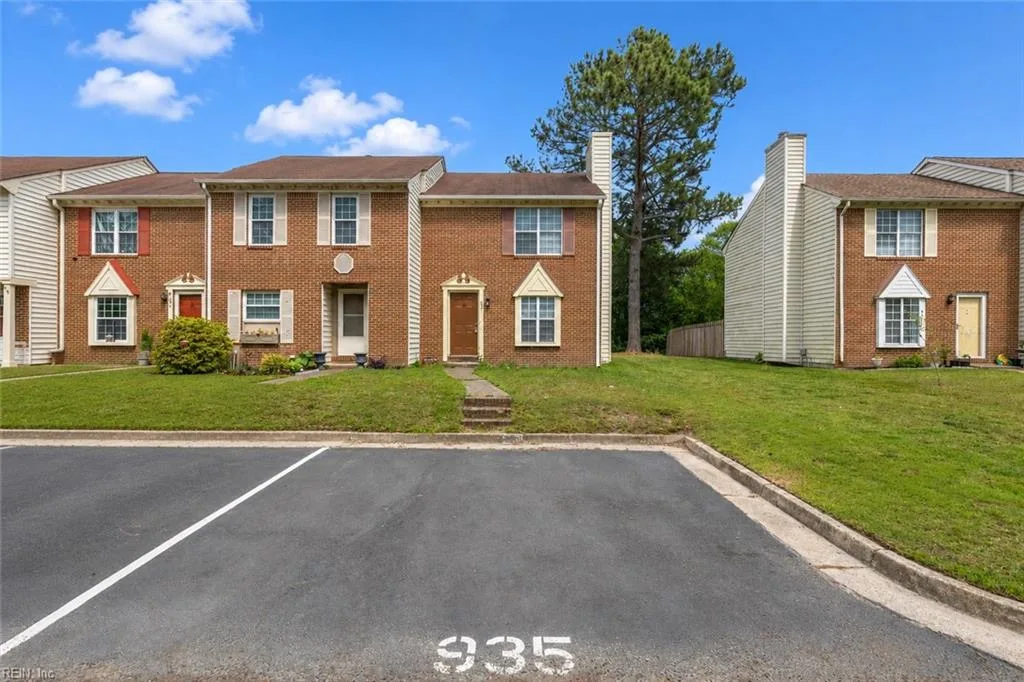 935 Still Harbor CIR, CHESAPEAKE VA 23320