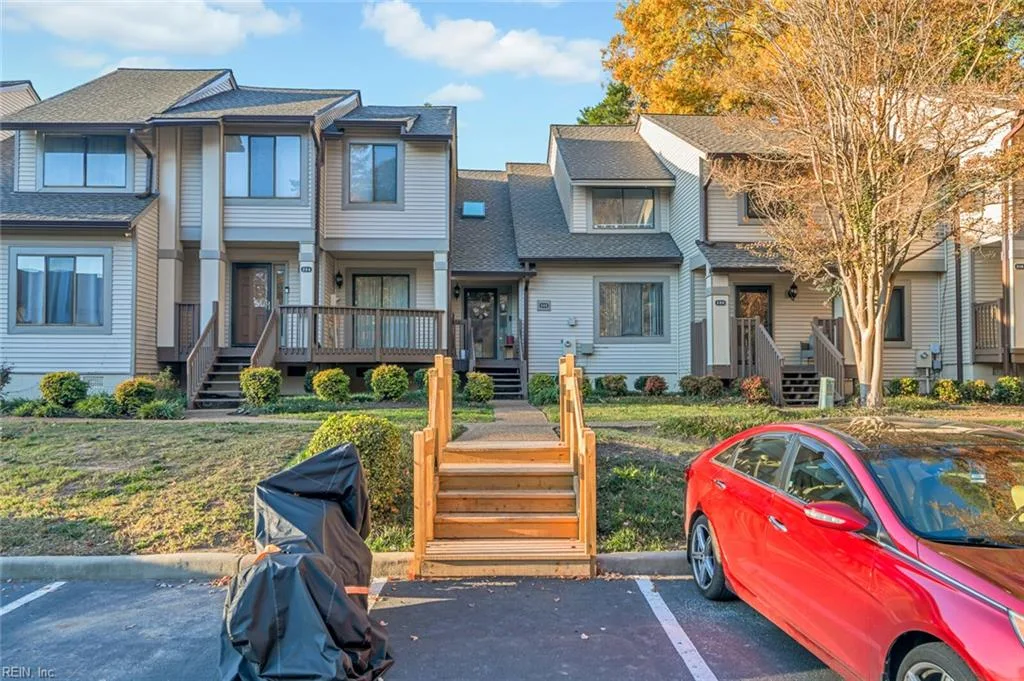 222 Bridgewater DR, NEWPORTNEWS VA 23603